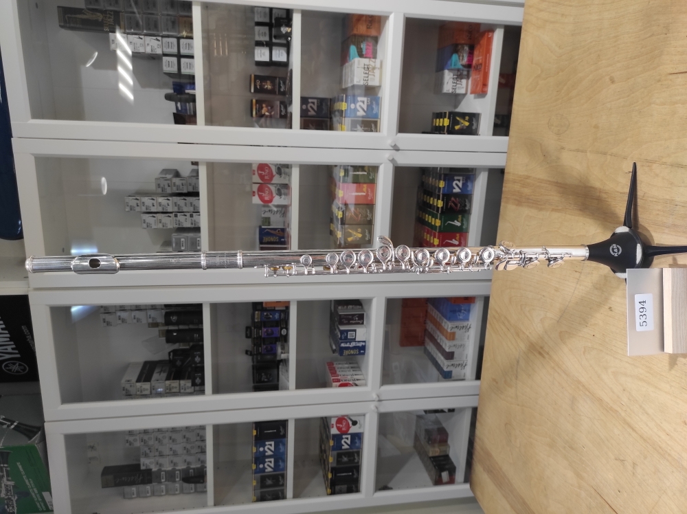 Флейта Yamaha YFL-311, ученическая, без резонаторов, не в линию, E-механика, колено До