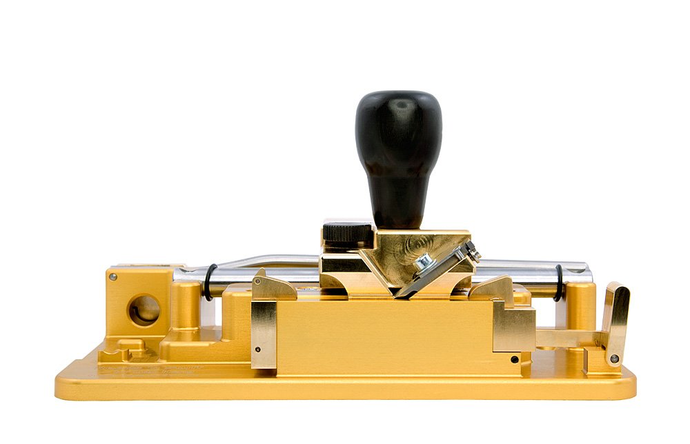 Reeds machine. Гильотина для тростей гобоя. Гобойная машинка reed n stuff. Станок mits eleven lab упор в сборе. Reeds machine.