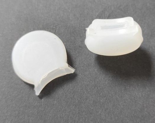 Накладка для упора для большого пальца Кларнета и Гобоя Доценко и Ко., маленькая, белая