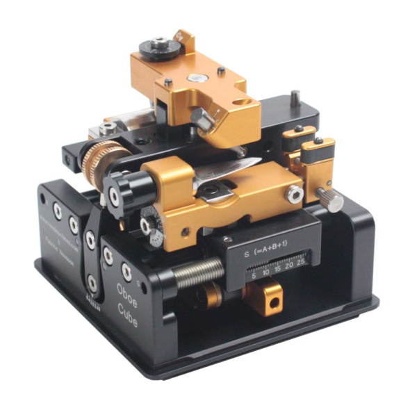 Машинка для вытачивания пера трости Reed Machines Oboe Cube